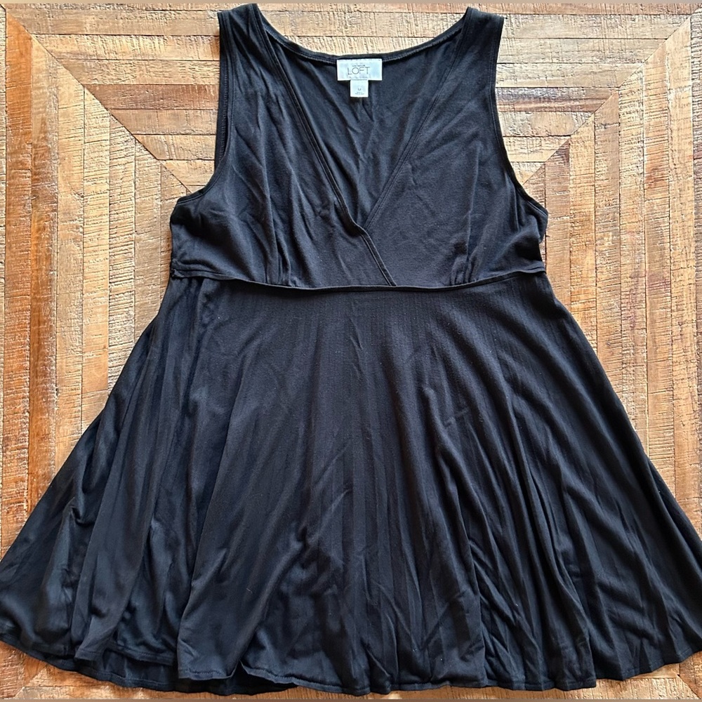 Ann Taylor Loft Flowy Top Size M